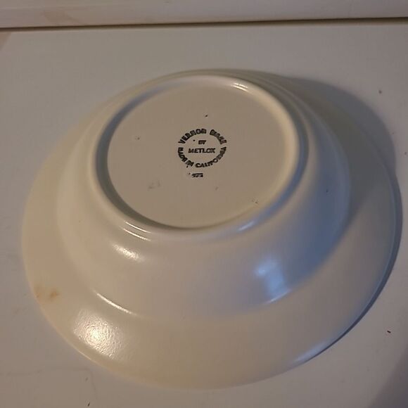 Metlox Set of Two Bowls - Picture 7 of 7